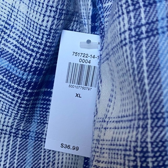 Old Navy Plaid Blue and White Boyfriend Loose Flannel Button Down Size XL - Picture 6 of 8